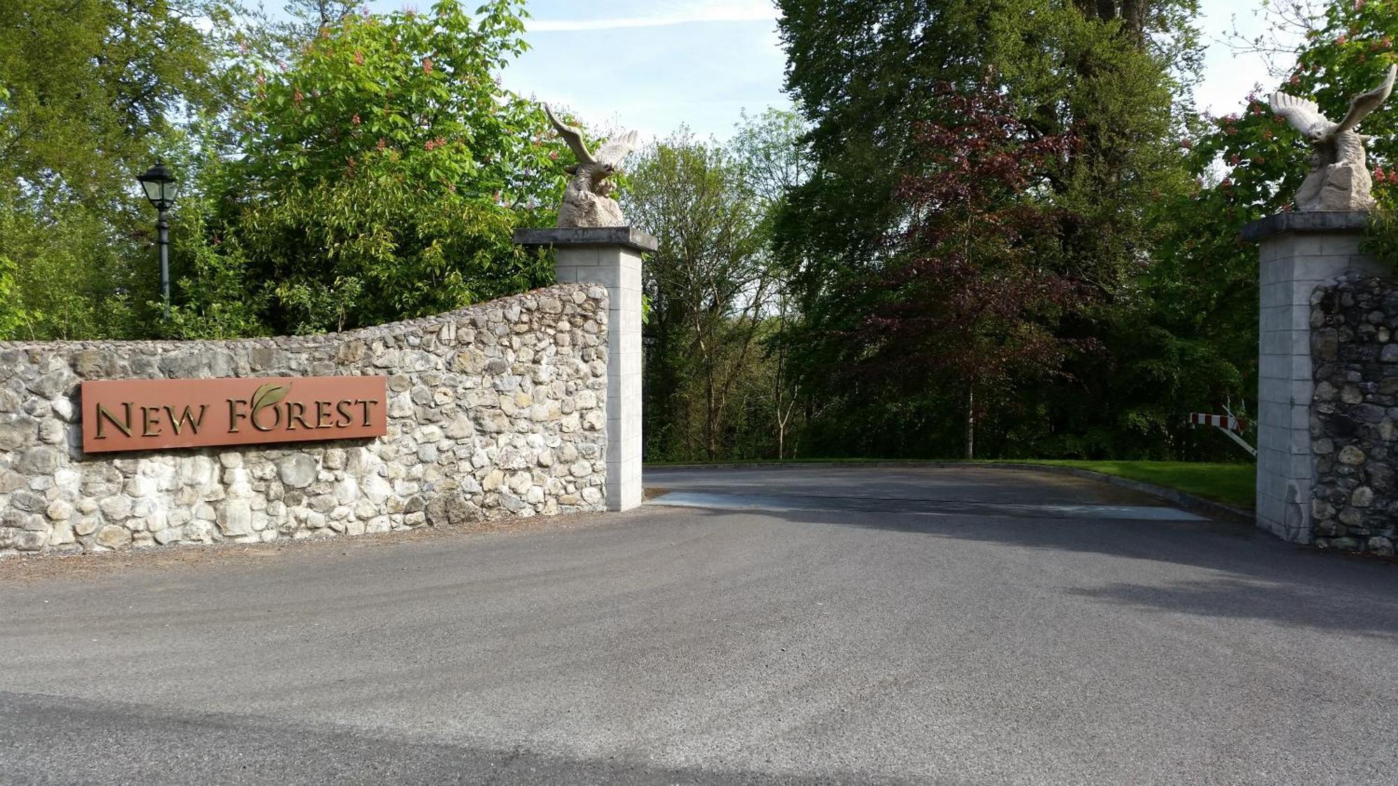 New Forest Estate Lodges Tyrrellspass Eksteriør billede