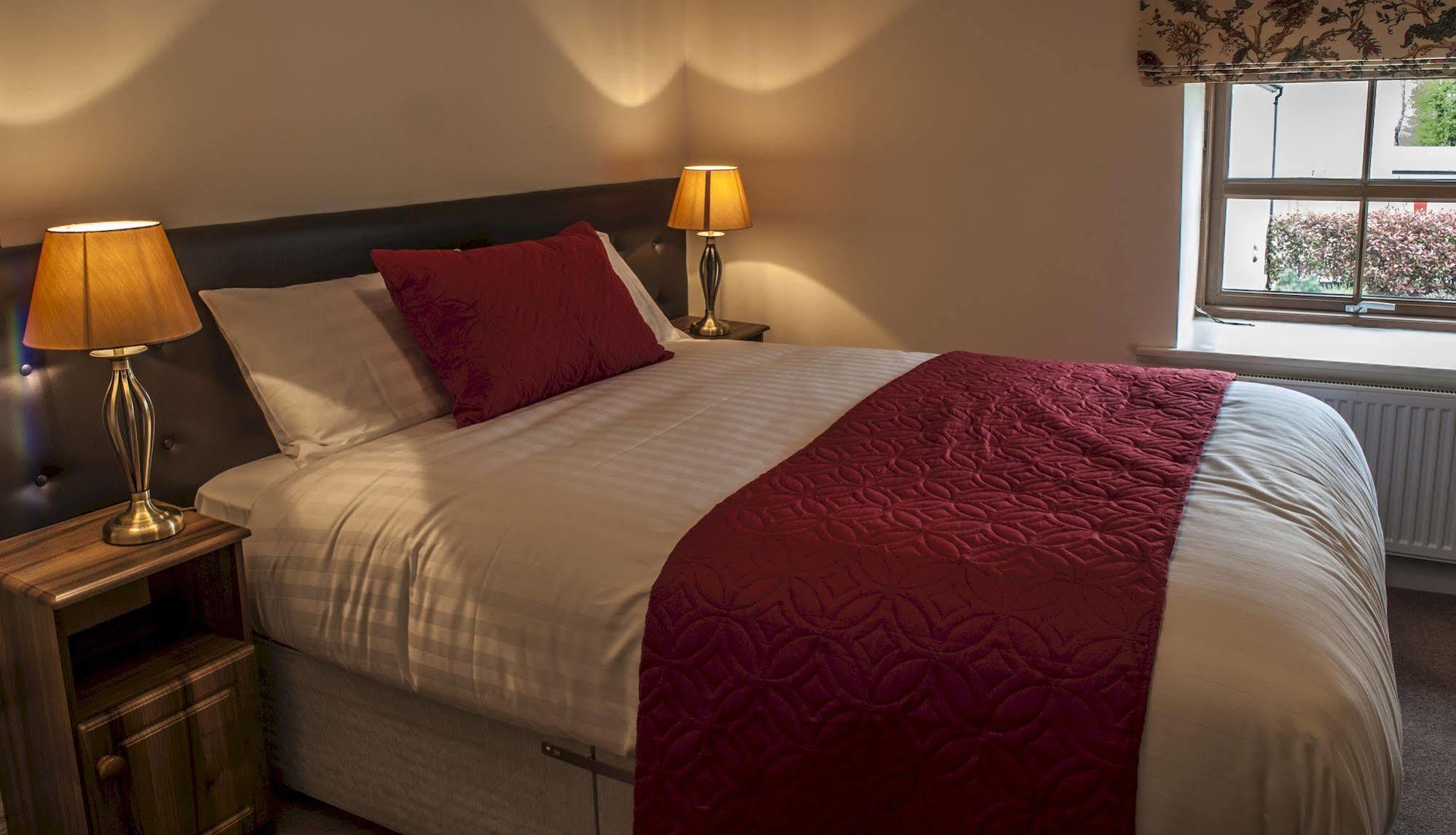 New Forest Estate Lodges Tyrrellspass Eksteriør billede